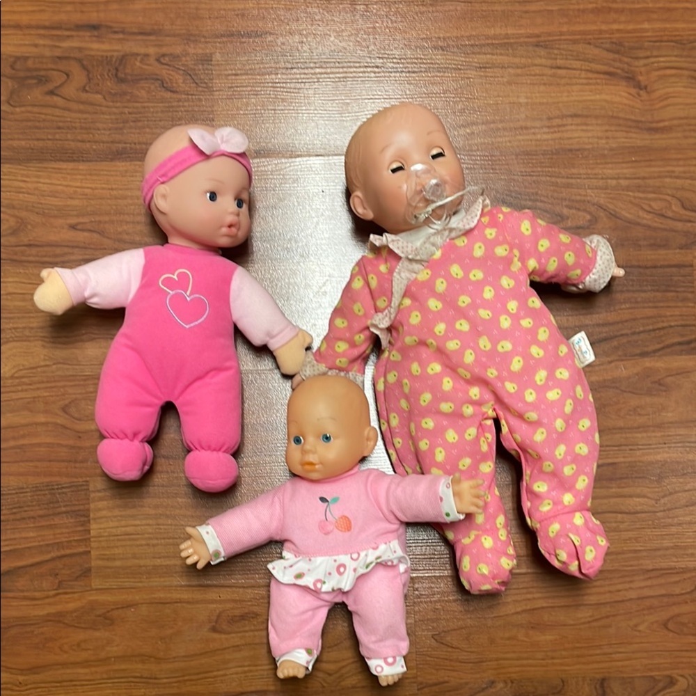 Charming Pink Doll Trio with Accessories - Picture 1 of 7